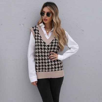 Chic Fall Fits | Brown Houndstooth Aesthetic Vest