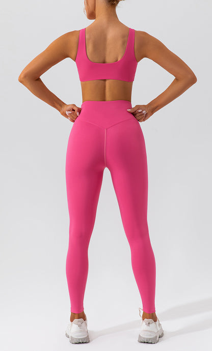 Summer Outfits | Hot Pink Sports Bra