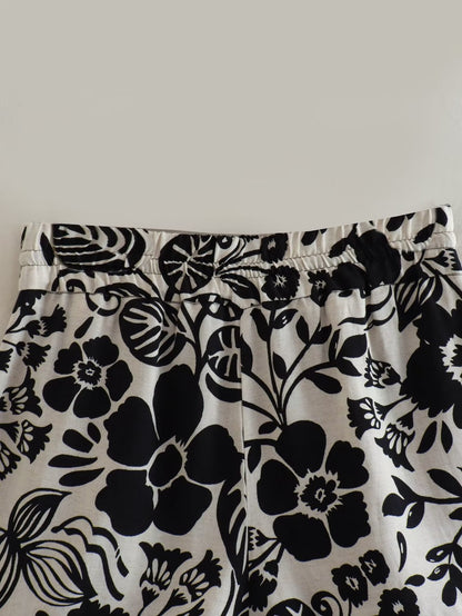 2023 Summer Fashion Trends | Black & White Contrast Floral Crop Top Shorts Outfit 2-piece Set