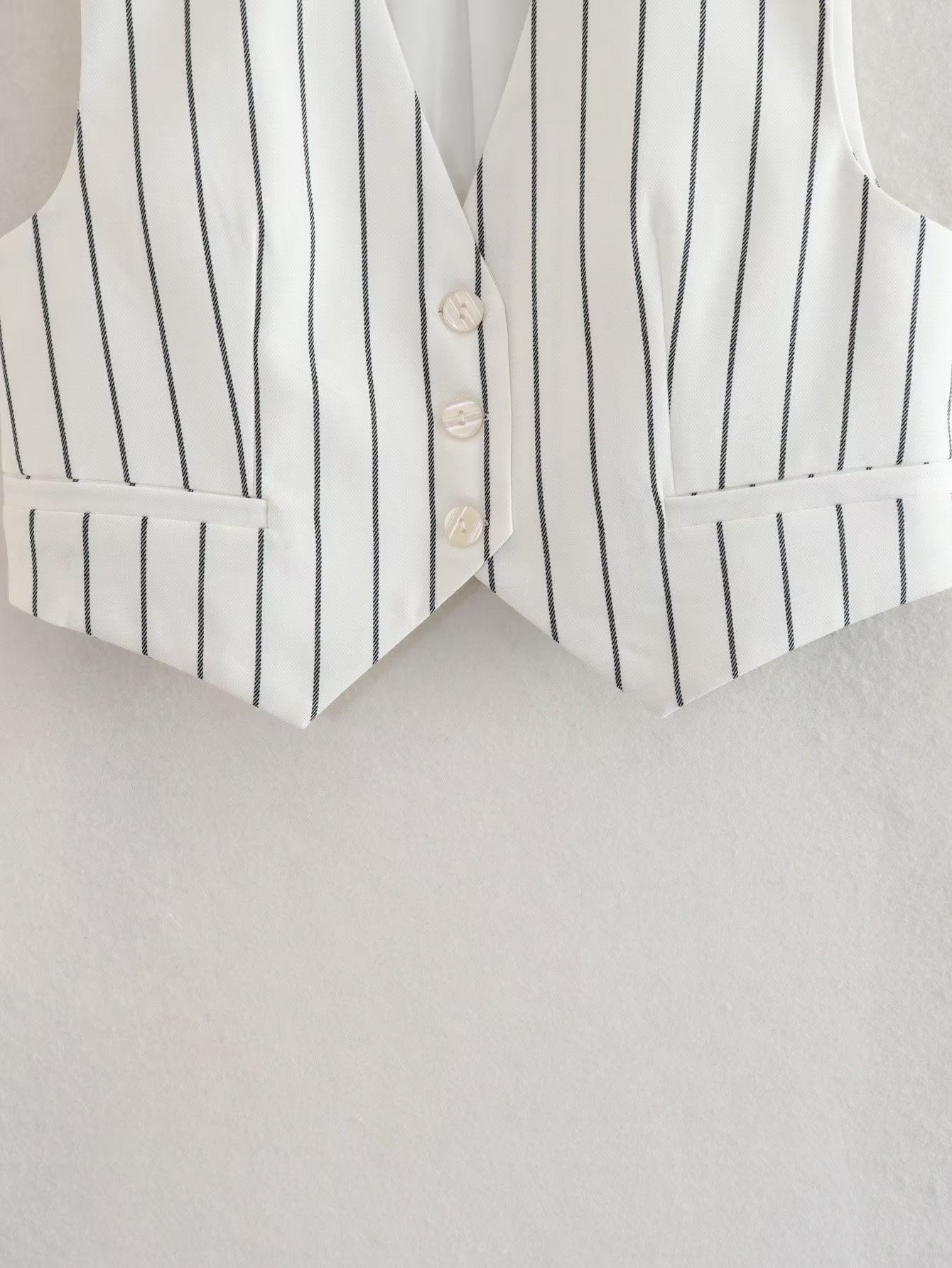 Capsule Wardrobe 2023 | Chic Contemporary Striped White Vest