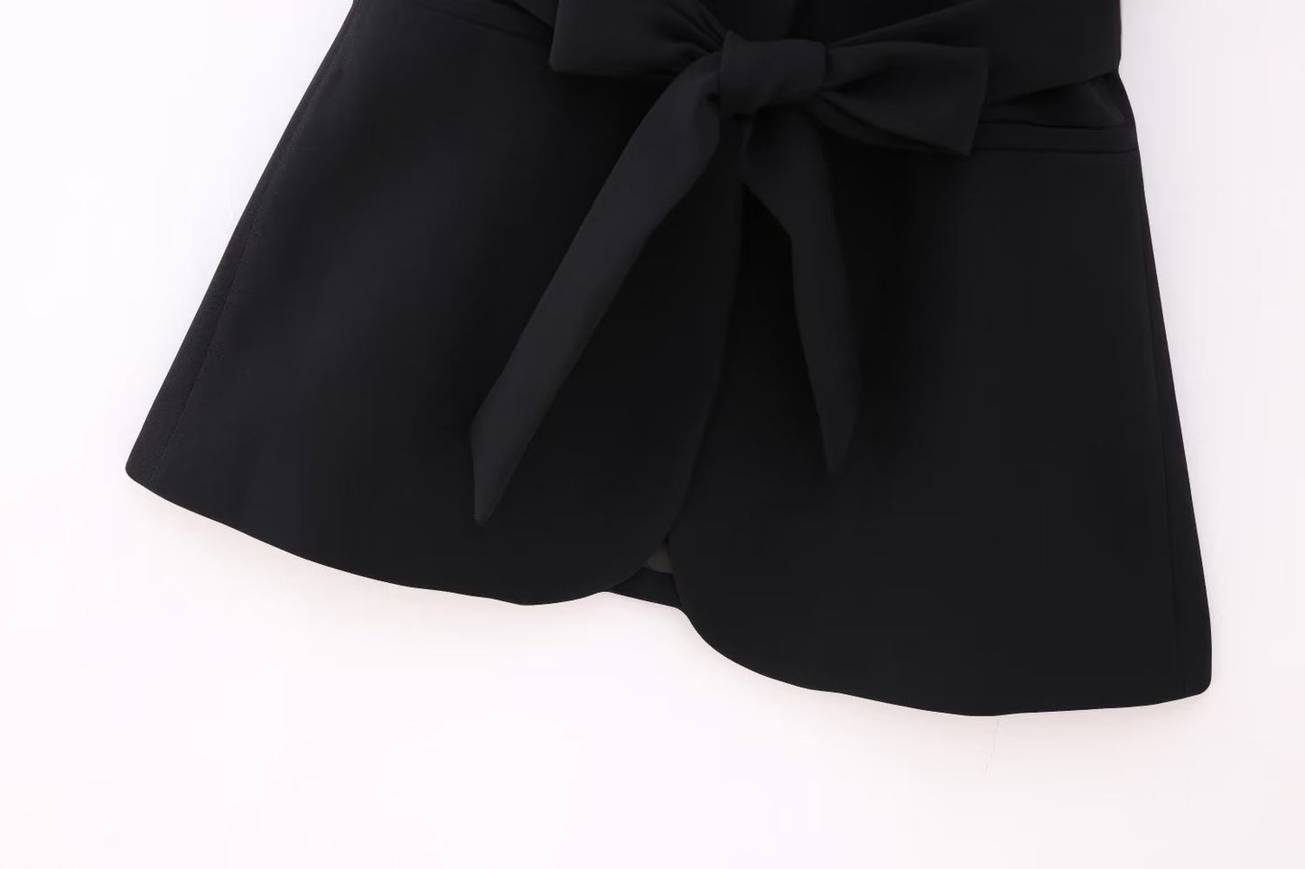 Dark Chic Outfits | Kimono Vest Belt Pants Outfit