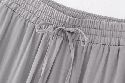 Fall Outfits | Gray Minimalist Shirt Pants Outfit