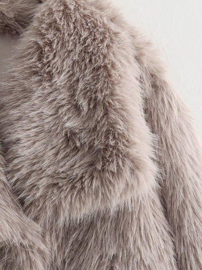 2024 Fashion Trends |  Beige Aesthetic Faux Fur Coat