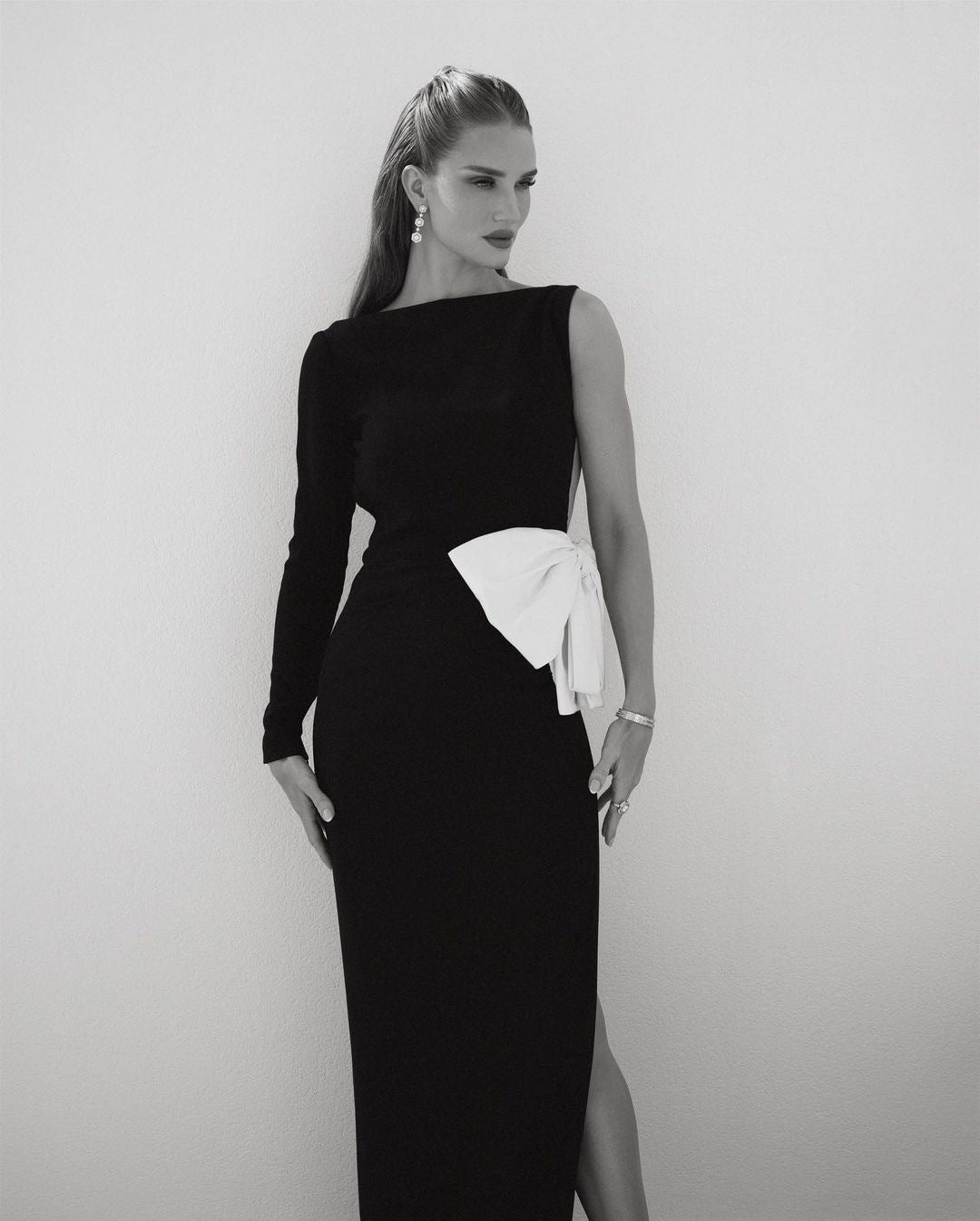 2024 Fashion Trends | White 3D Bow Backless One Shoulder Black Dress