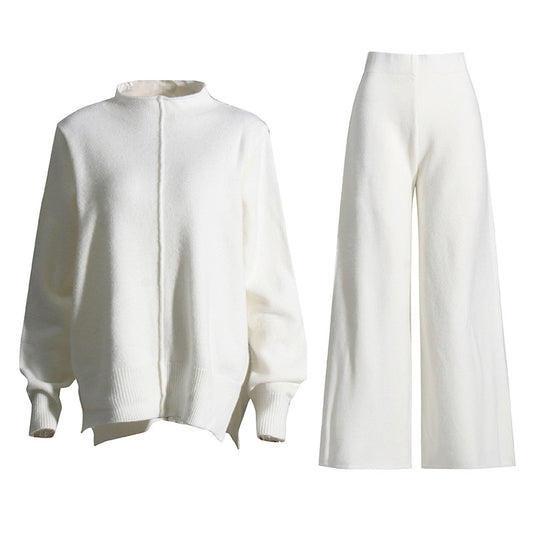 Clean Girl Aesthetic | Minimalist White Turtleneck Sweater Outfit