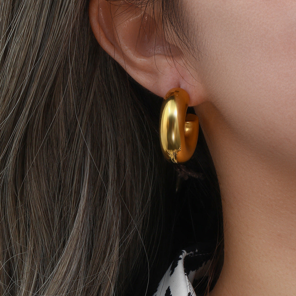 Gold Aesthetic Earrings | Extra Chunky C Earrings