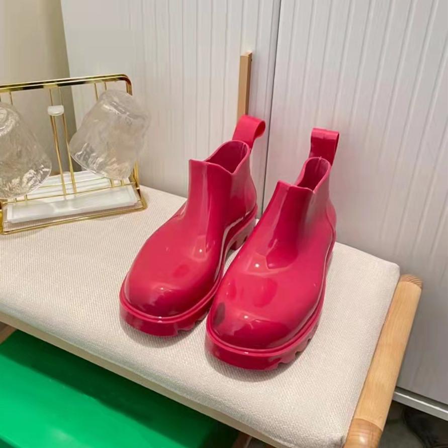 Rain boots Outfits 2022 | Capsule Wardrobe Rain Boots