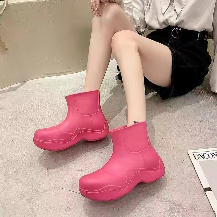 Rain Boots Outfits | Capsule Wadrobe Rain Boots